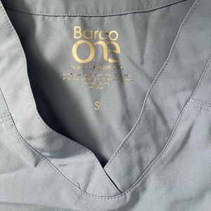 Barco one scrub top